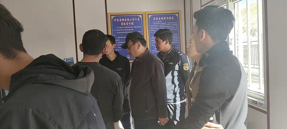 10月21日城管局、環(huán)保局及住建局局長(zhǎng)蒞臨我廠謝通門(mén)污水處理廠檢查運(yùn)行情況及了解整改階段。